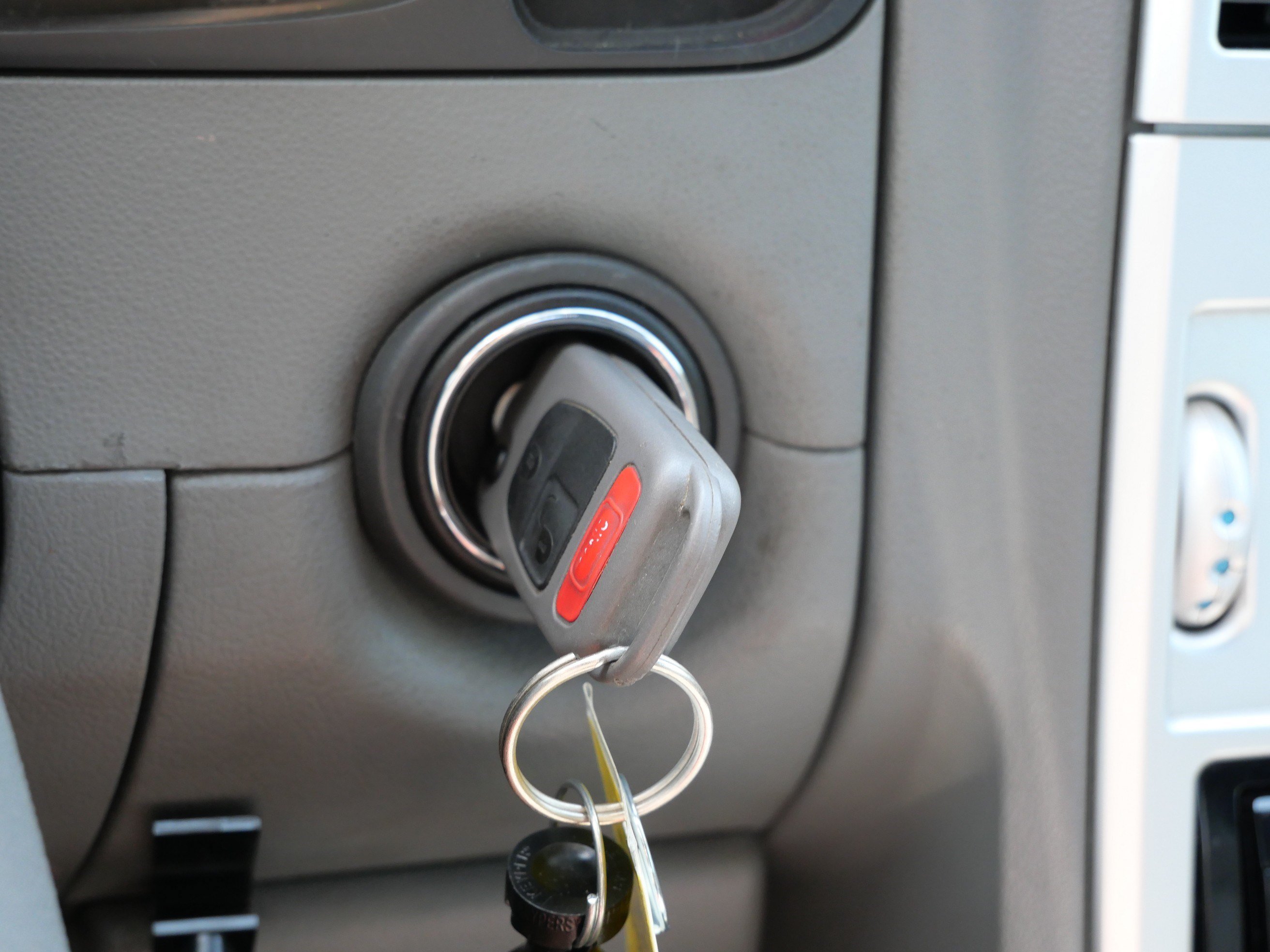 Used 2005 Chrysler Crossfire Limited RWD image 28