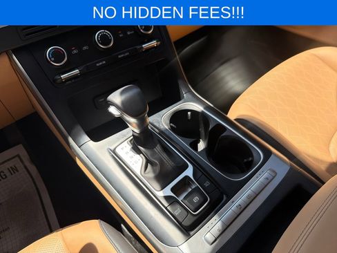 Used 2024 Kia Carnival LX FWD image 23