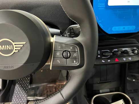 Certified 2025 MINI Cooper 2-Door Hardtop image 15