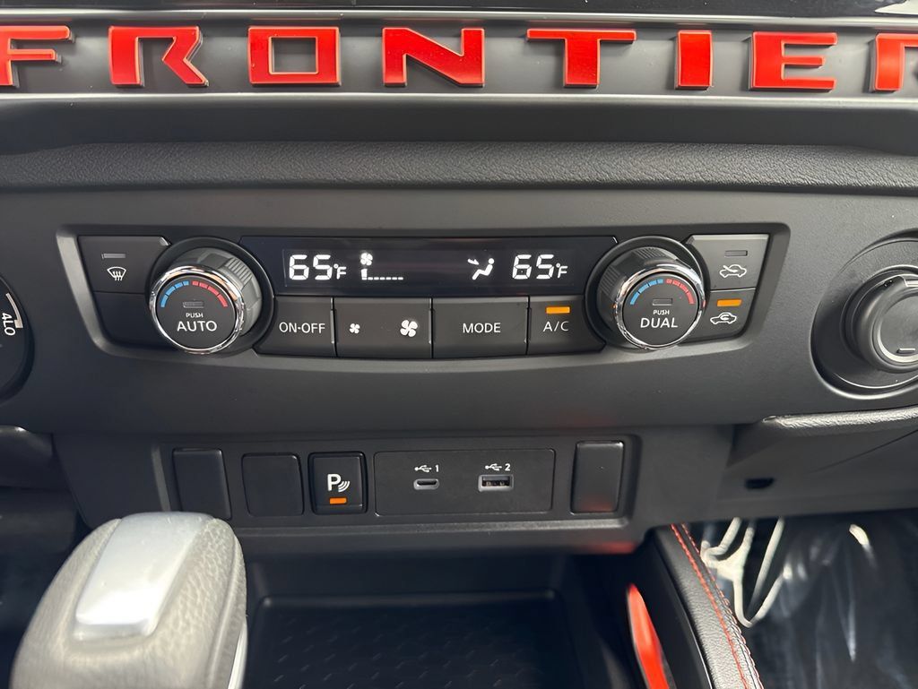 Used 2025 Nissan Frontier PRO-4X AWD/4WD image 18