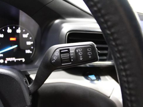 Used 2023 Ford Explorer XLT w/ Equipment Group 202A AWD/4WD image 43