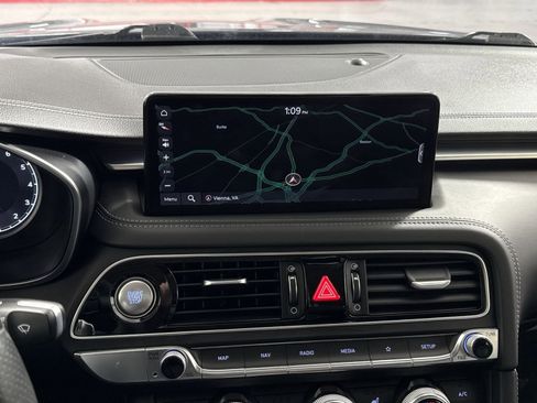 Used 2023 Genesis G70 2.0T image 20