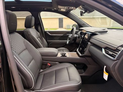 Used 2026 GMC Acadia Denali w/ Super Cruise Package FWD image 24