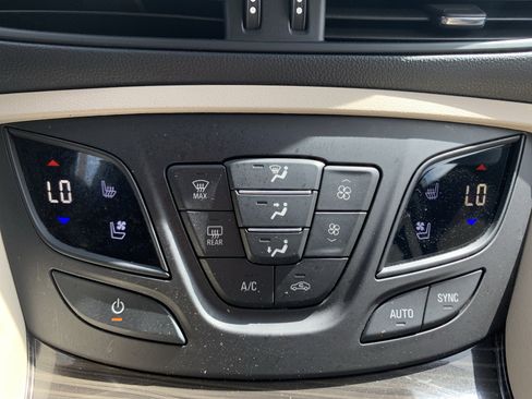 Used 2020 Buick Envision Premium w/ Driver Confidence Package image 29