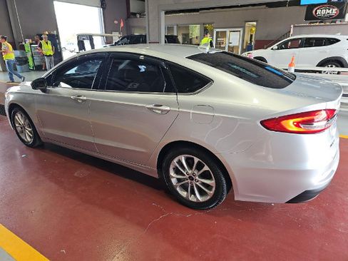 Used 2019 Ford Fusion SE FWD image 5