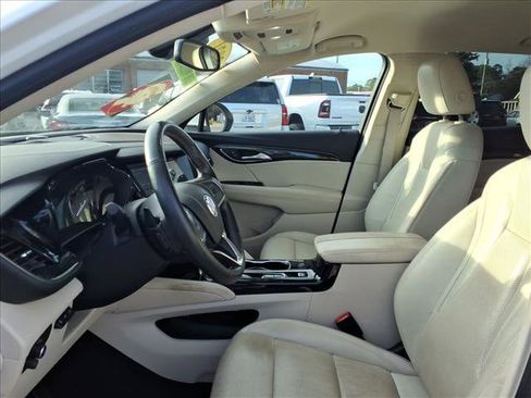 Used 2021 Buick Envision Essence w/ Technology Package I image 17