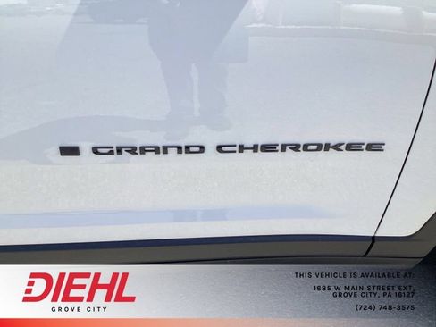 Used 2026 Jeep Grand Cherokee Altitude AWD/4WD image 10