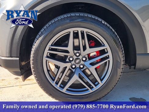 Certified 2025 Ford Explorer ST-Line w/ ST-Line Street Pack AWD/4WD image 7