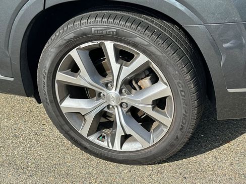 Used 2022 Hyundai Palisade Limited w/ Cargo Package image 17