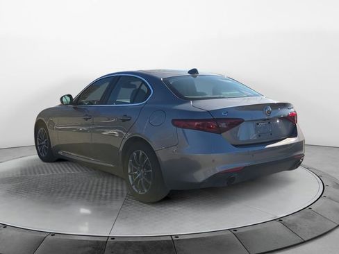 Used 2018 Alfa Romeo Giulia AWD image 3