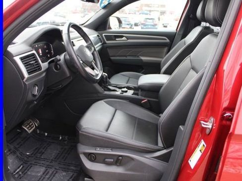 Used 2022 Volkswagen Atlas Cross Sport SEL R-Line image 17