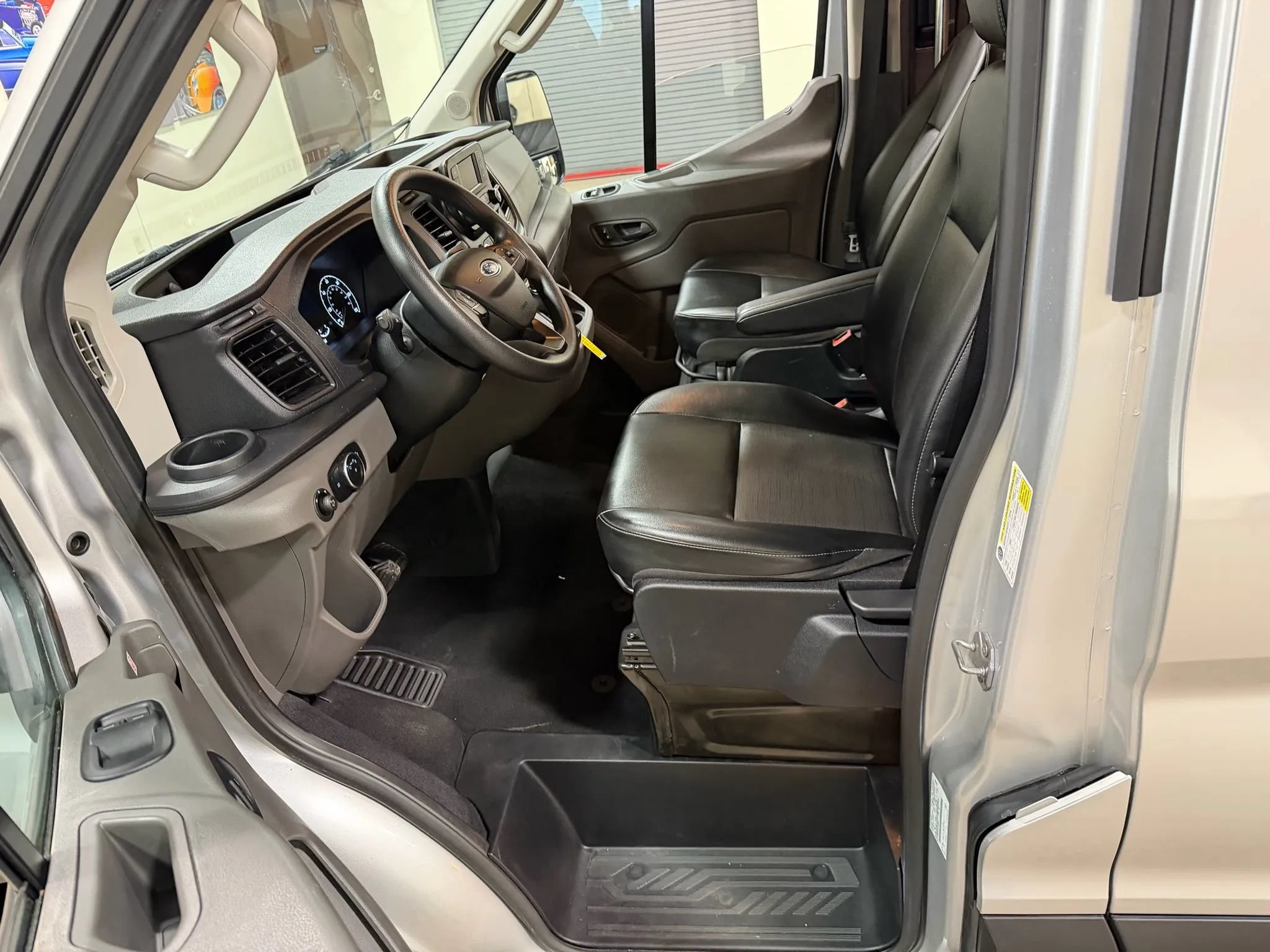 Used 2020 Ford Transit 250 Medium Roof RWD image 34