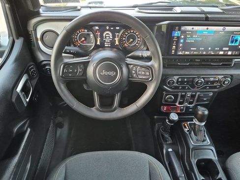 Used 2024 Jeep Gladiator Sport AWD/4WD image 27