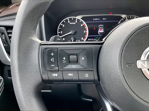 Used 2023 Nissan Rogue SV AWD/4WD image 19