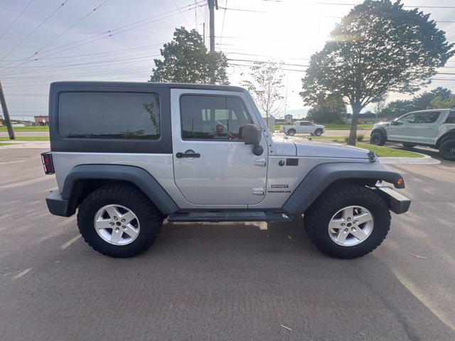 Used 2016 Jeep Wrangler Sport w/ Mopar Black Appearance Group AWD/4WD image 4