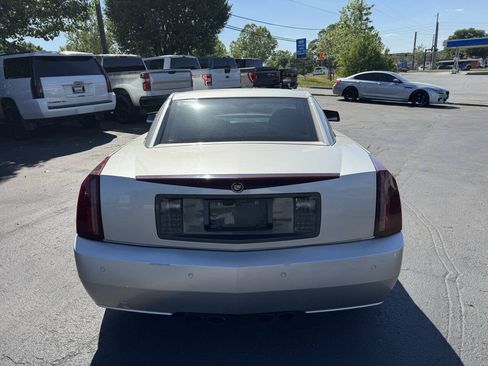 Used 2007 Cadillac XLR RWD image 6