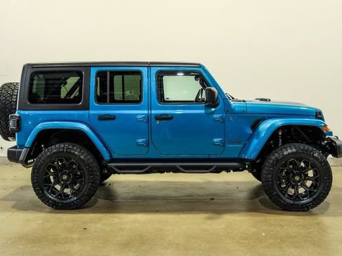 Used 2024 Jeep Wrangler Unlimited w/ Convenience Group AWD/4WD image 27