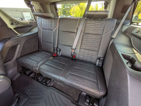 Used 2023 Cadillac Escalade Sport Platinum w/ LPO, ONYX Package AWD/4WD image 21