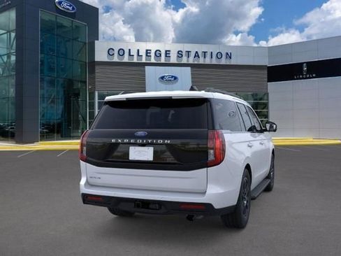 New 2025 Ford Expedition Active image 8