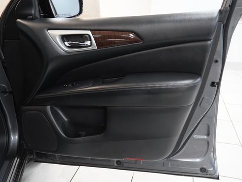 Used 2016 Nissan Pathfinder Platinum AWD/4WD image 37