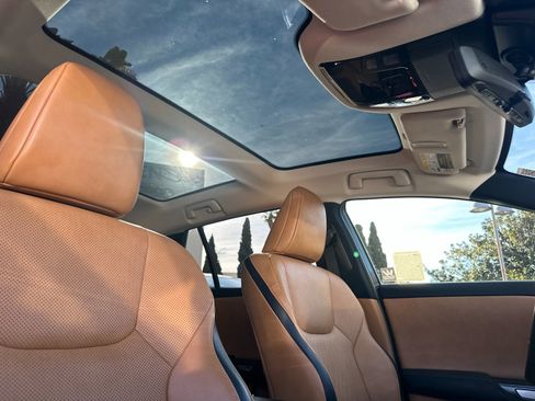 Used 2023 Lexus RZ 450e Premium image 18