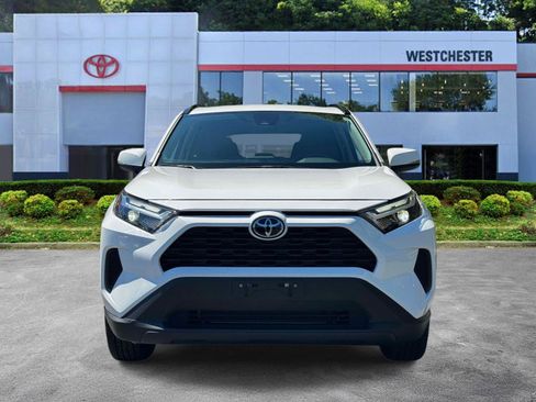 Used 2025 Toyota RAV4 XLE AWD/4WD image 2