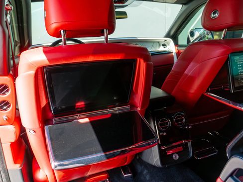 Used 2021 Rolls-Royce Phantom Sedan RWD image 71