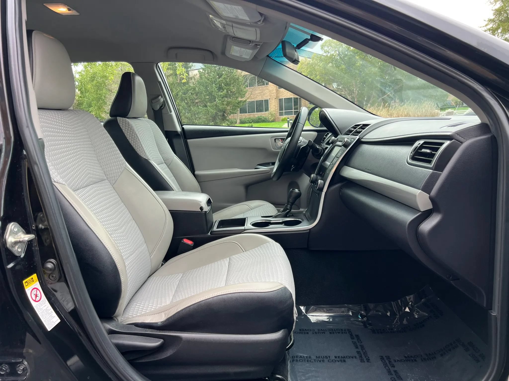 Used 2015 Toyota Camry SE FWD image 15