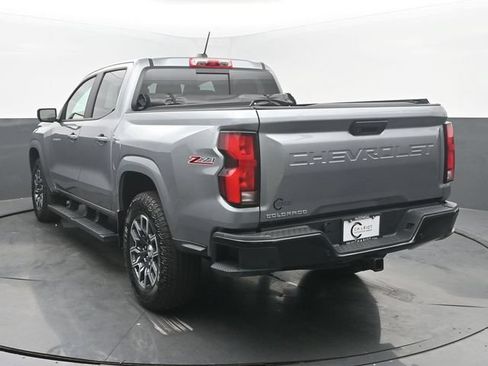 Used 2025 Chevrolet Colorado Z71 w/ Technology Package AWD/4WD image 4