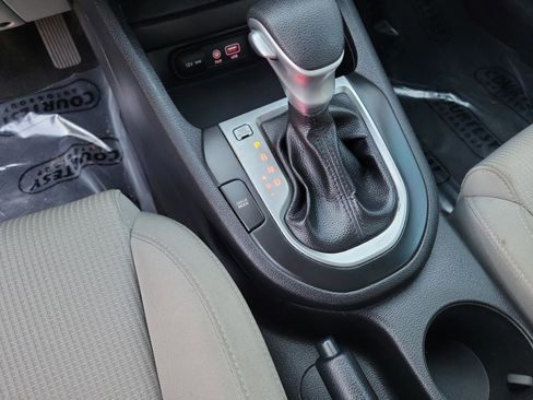 Used 2020 Kia Forte LXS FWD image 21