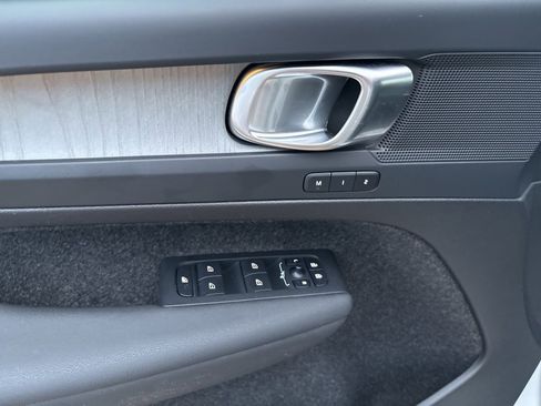 Certified 2025 Volvo XC40 B5 Plus image 18