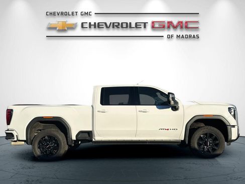 Used 2025 GMC Sierra 2500 AT4 w/ AT4 Premium Plus Package AWD/4WD image 2