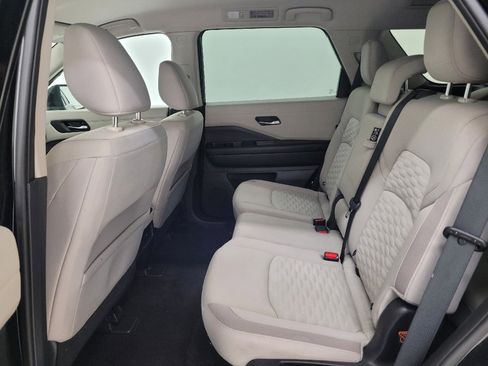 Used 2022 Nissan Pathfinder SV image 18