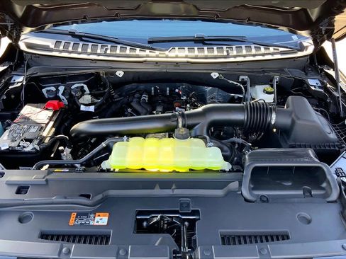 New 2025 Lincoln Navigator Reserve w/ Jet Appearance Package image 16