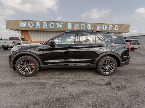 Used 2026 Ford Explorer ST-Line w/ ST-Line Street Pack AWD/4WD image 3