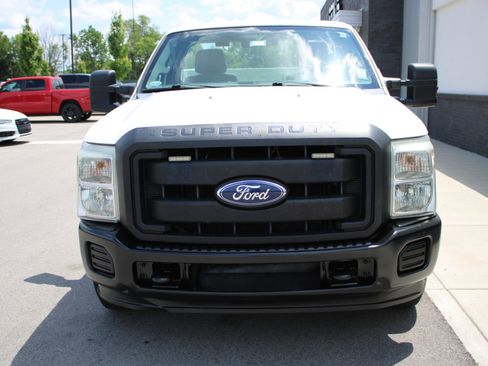Used 2011 Ford F250 XL w/ Camper Pkg image 2