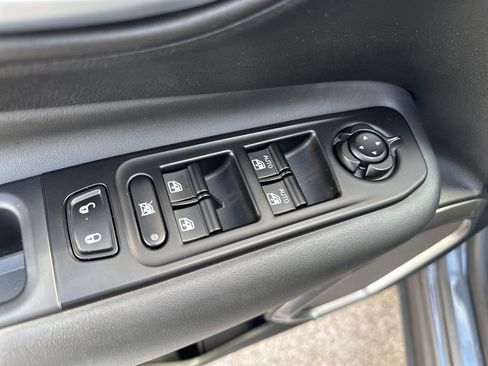 Used 2022 Jeep Renegade Latitude image 11