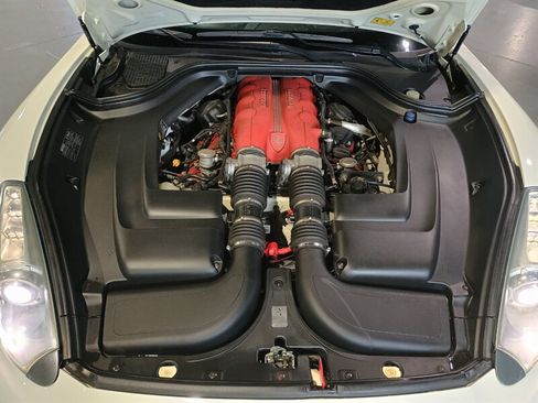 Used 2011 Ferrari California RWD image 37