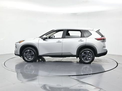 Used 2025 Nissan Rogue SV FWD image 7