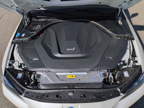 Used 2025 BMW i4 M50 w/ Premium Package image 34