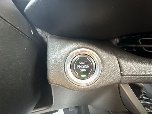 Used 2023 Buick Envision Essence image 16
