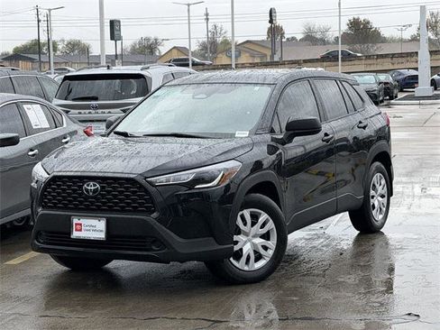 Certified 2024 Toyota Corolla Cross L image 2