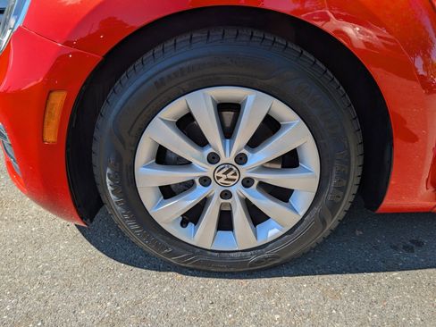 Used 2019 Volkswagen Beetle 2.0T S image 15