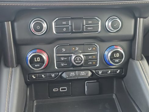 Used 2024 GMC Yukon XL AT4 w/ AT4 Premium Package image 30