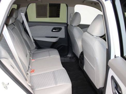 Used 2023 Nissan Rogue SV FWD image 28