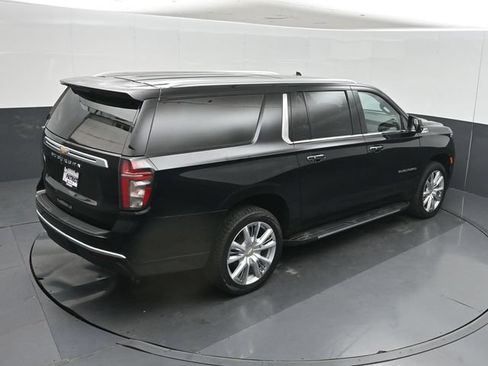 Used 2024 Chevrolet Suburban High Country AWD/4WD image 42