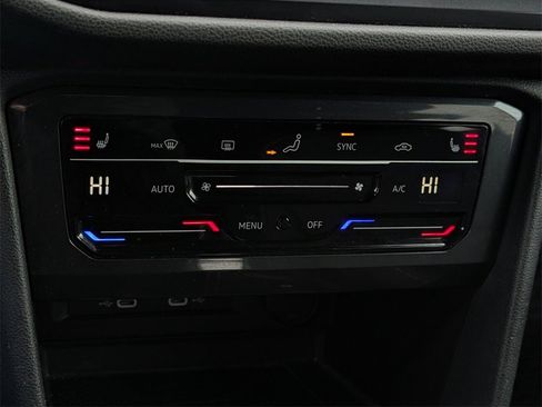 Used 2022 Volkswagen Tiguan SE R-Line image 24