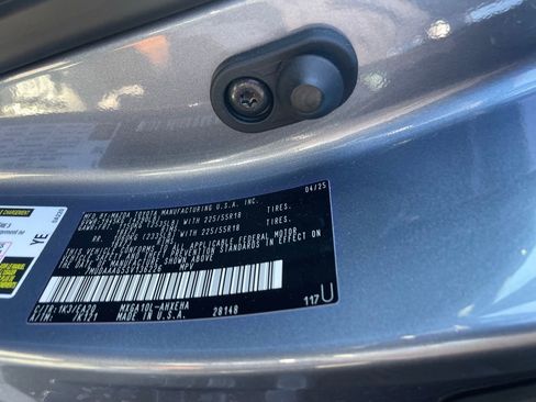 Used 2025 Toyota Corolla Cross XLE w/ Convenience Package image 15