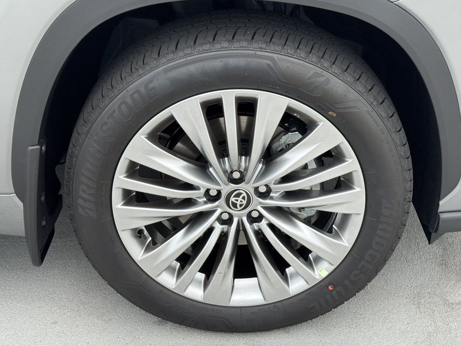 New 2026 Toyota Highlander Platinum AWD/4WD image 15