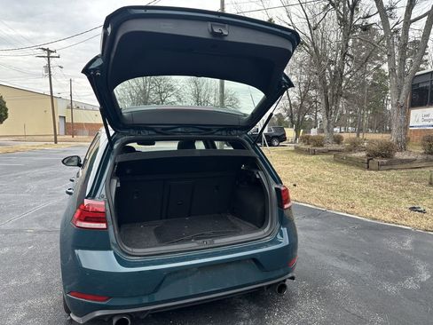 Used 2018 Volkswagen Golf S image 28